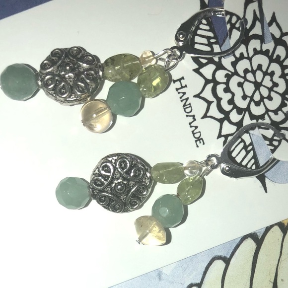 Spring Green Cluster Earring - Picture 6 of 6